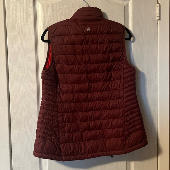 Wind River Women's Burgundy Puffer Vest Small - Picture 2 of 7